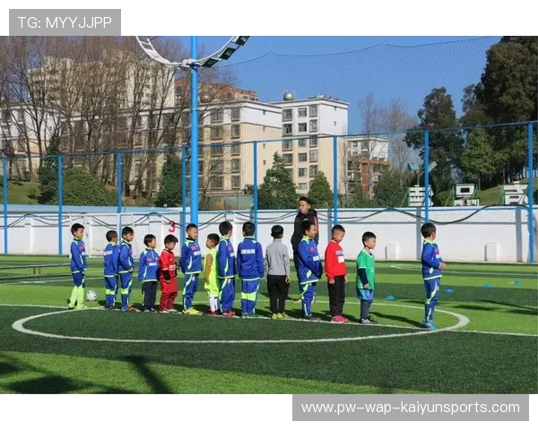 自行车队完善青少年训练营教学大纲与师资配置，自行车训练场
